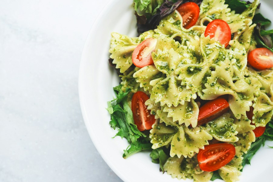 Weeknight tomato & basil pasta